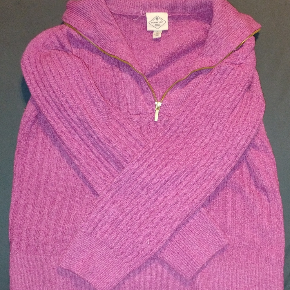 Ribbed Quarter Zip Sweater (Women’s L)